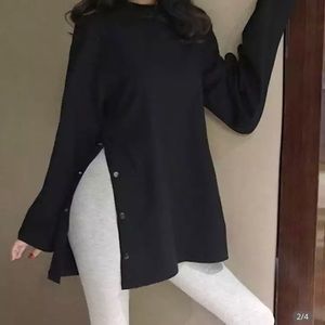 🌸 T shirt Split Side Button black Long Tshirt size M. New